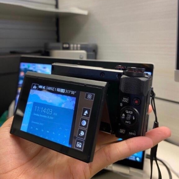 Canon G7X Mark II Digital Camera - Picture 5 of 9